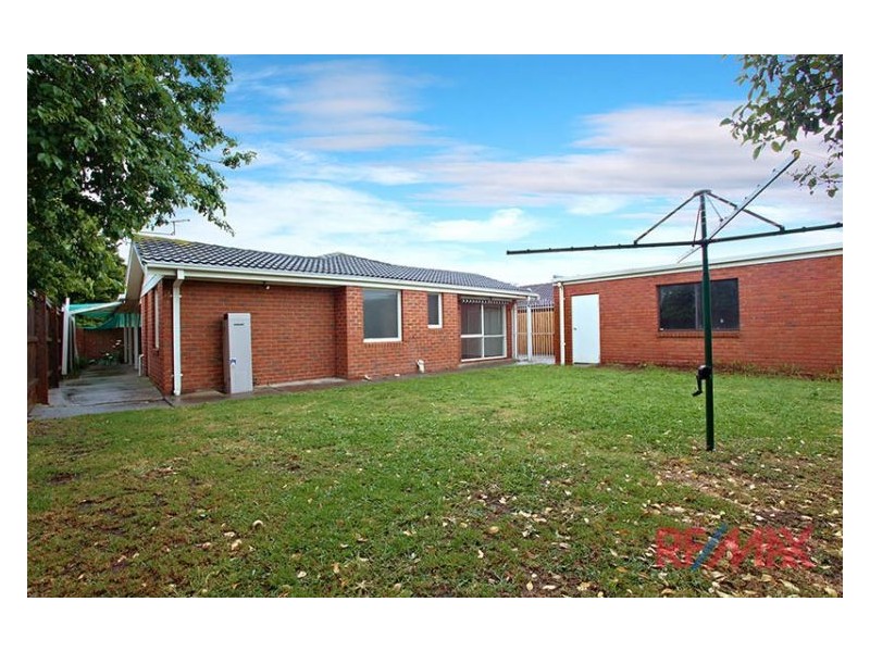 8 Verona Drive, Hampton Park VIC 3976