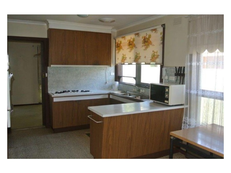 27 Camelot Drive, Glen Waverley VIC 3150