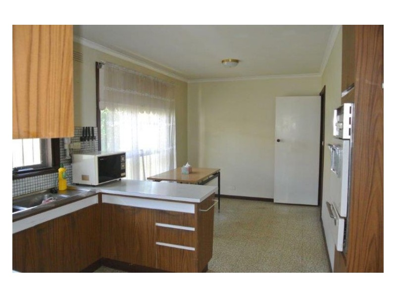 27 Camelot Drive, Glen Waverley VIC 3150