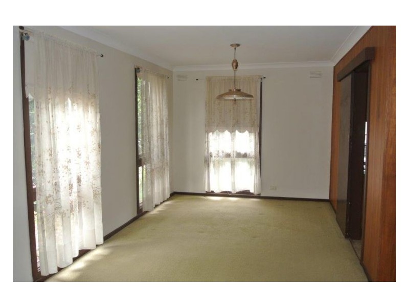 27 Camelot Drive, Glen Waverley VIC 3150