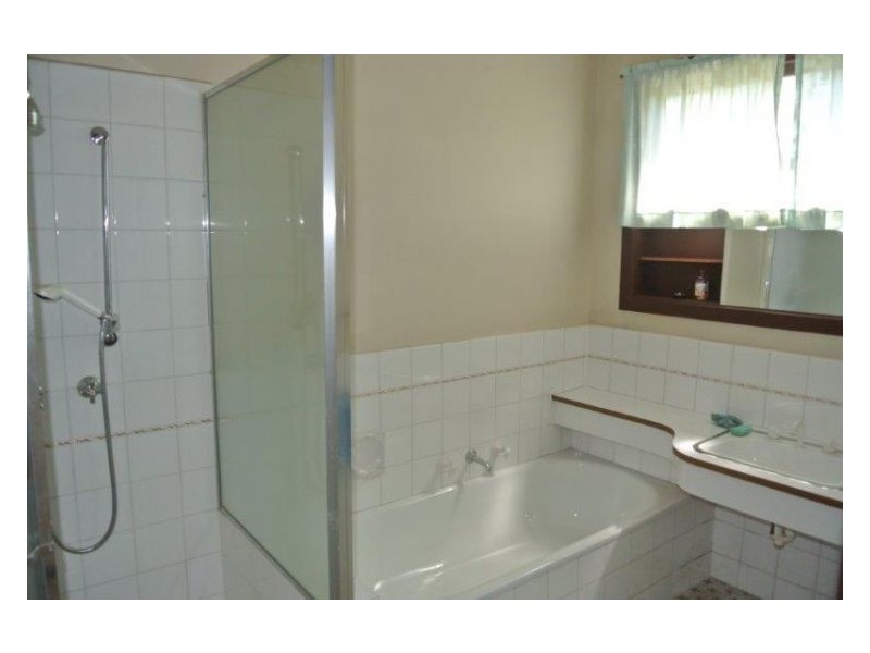 27 Camelot Drive, Glen Waverley VIC 3150