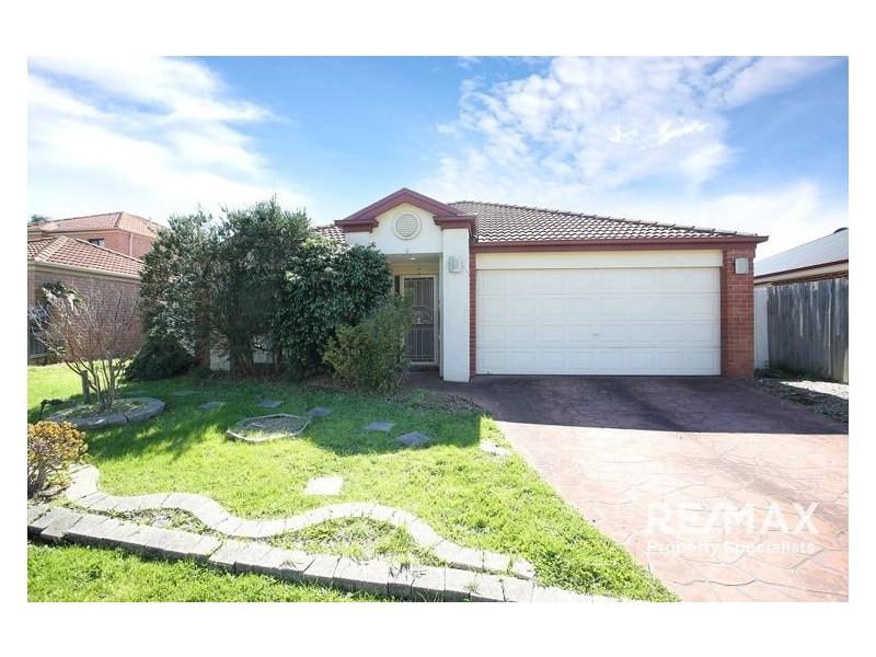 4 Carboni Crescent, Lynbrook VIC 3975