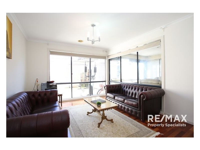 4 Carboni Crescent, Lynbrook VIC 3975