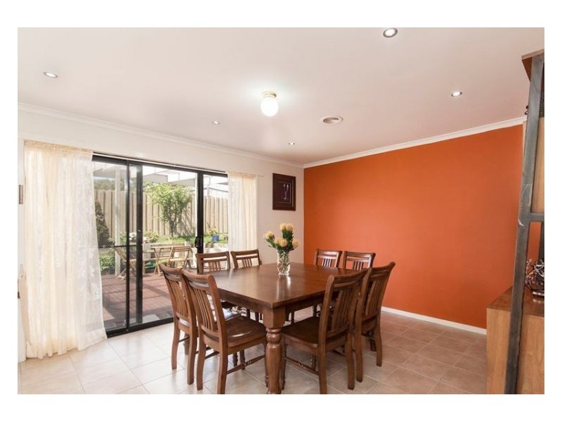 2 Nirringa Drive, Hampton Park VIC 3976
