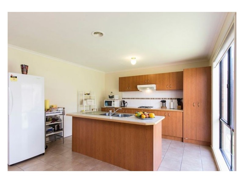2 Nirringa Drive, Hampton Park VIC 3976