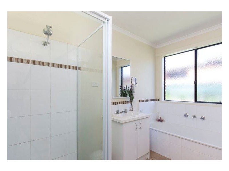 2 Nirringa Drive, Hampton Park VIC 3976