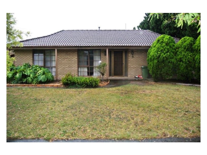 18 Marylyn Place, Cranbourne VIC 3977