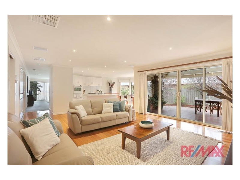 63 Montbrae Circuit, Narre Warren North VIC 3804