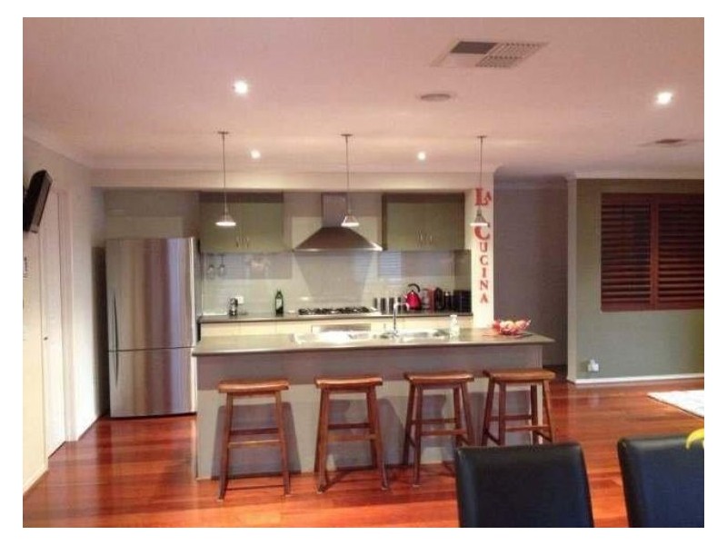 6 Tournament Place, Cranbourne North VIC 3977