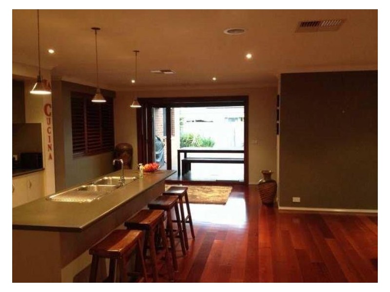 6 Tournament Place, Cranbourne North VIC 3977