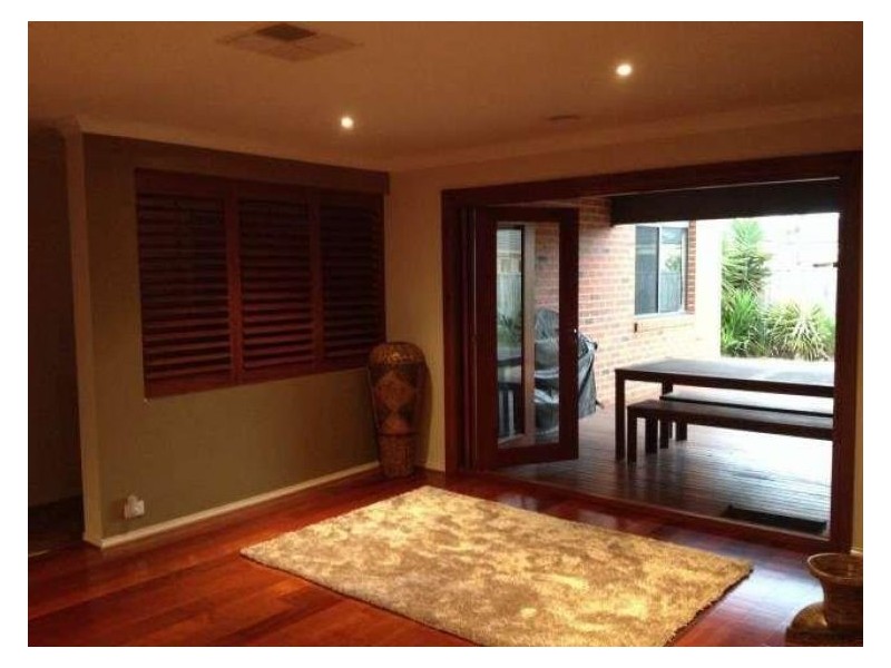 6 Tournament Place, Cranbourne North VIC 3977