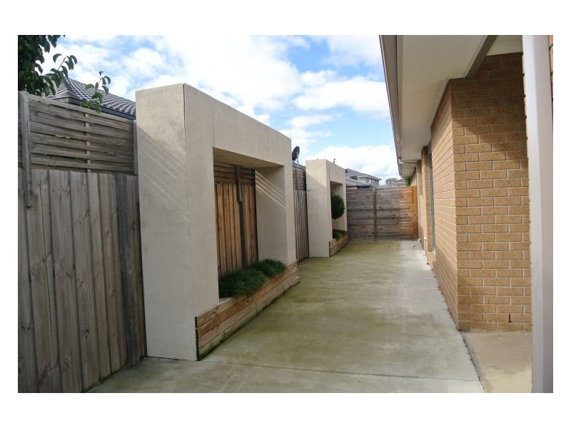 24 Tarcoola way, Sandhurst VIC 3977
