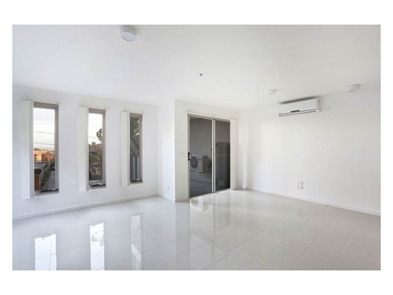 17/12 Close Avenue, Dandenong VIC 3175