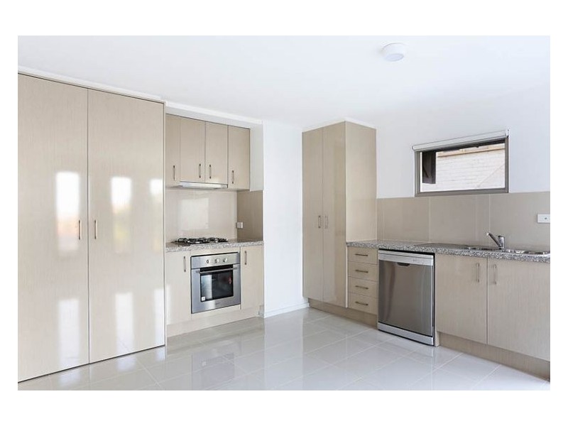17/12 Close Avenue, Dandenong VIC 3175