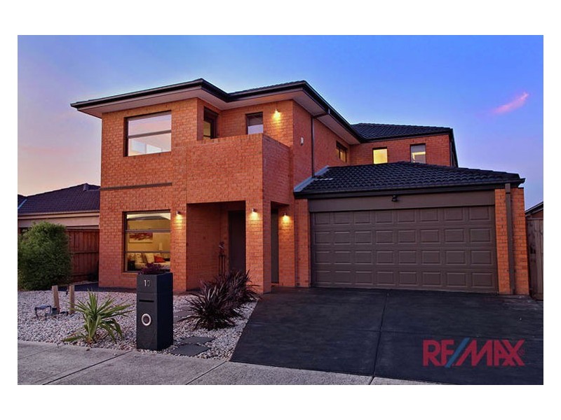 10 Katahdin Terrace, Cranbourne North VIC 3977