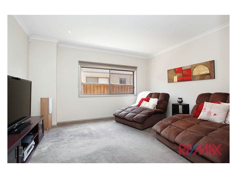 10 Katahdin Terrace, Cranbourne North VIC 3977