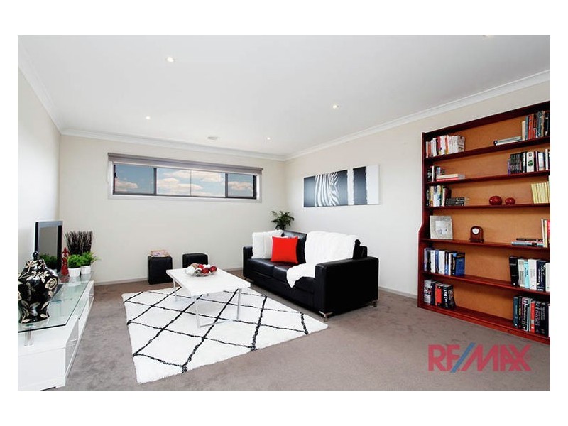 10 Katahdin Terrace, Cranbourne North VIC 3977