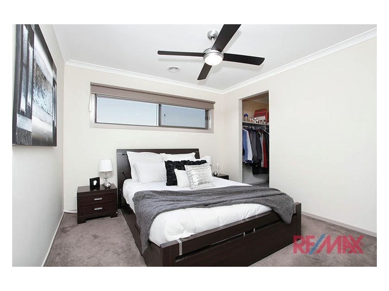 10 Katahdin Terrace, Cranbourne North VIC 3977