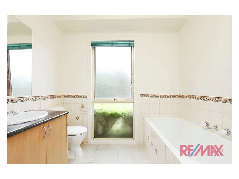 15 Pauline Court, Hallam VIC 3803