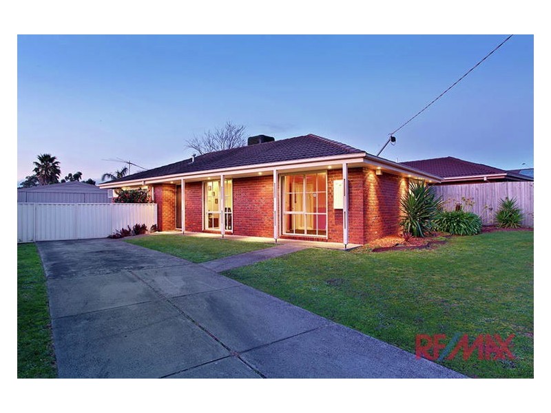 17 Ivan Crescent, Hampton Park VIC 3976
