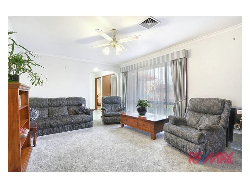 27 Ivan Crescent, Hampton Park VIC 3976