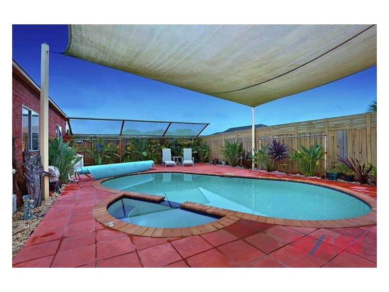 27 Ivan Crescent, Hampton Park VIC 3976