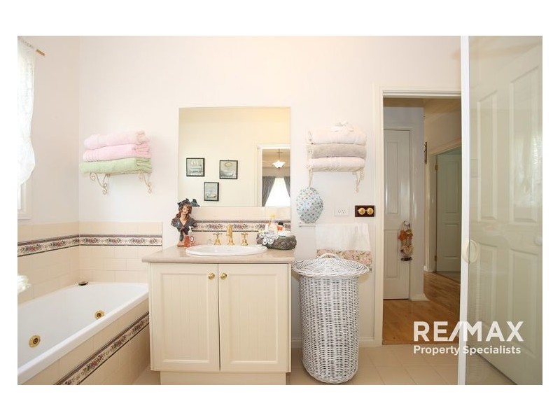 46 Henry Lawson Drive, Lynbrook VIC 3975