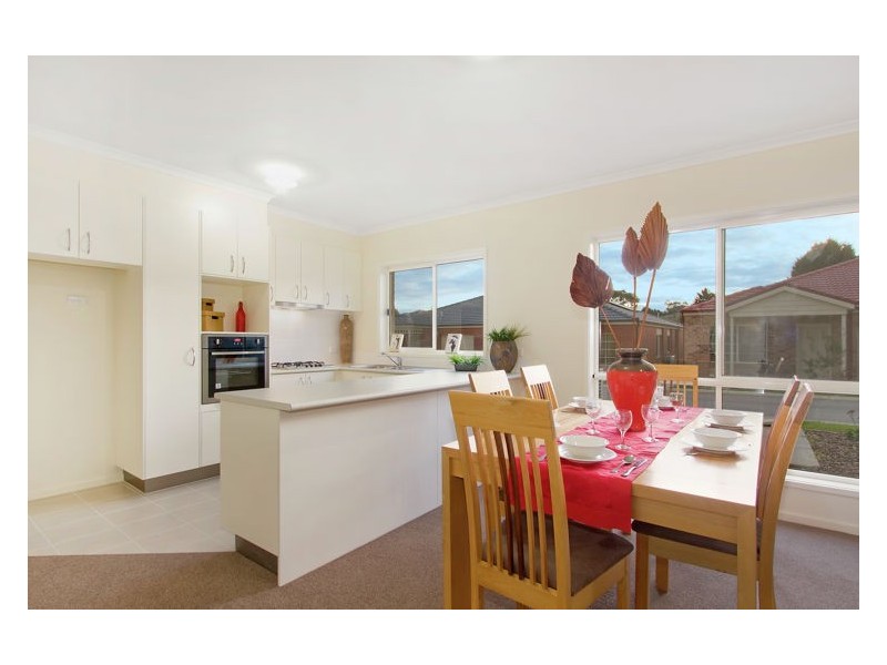8 Saffron Drive, Hallam VIC 3803
