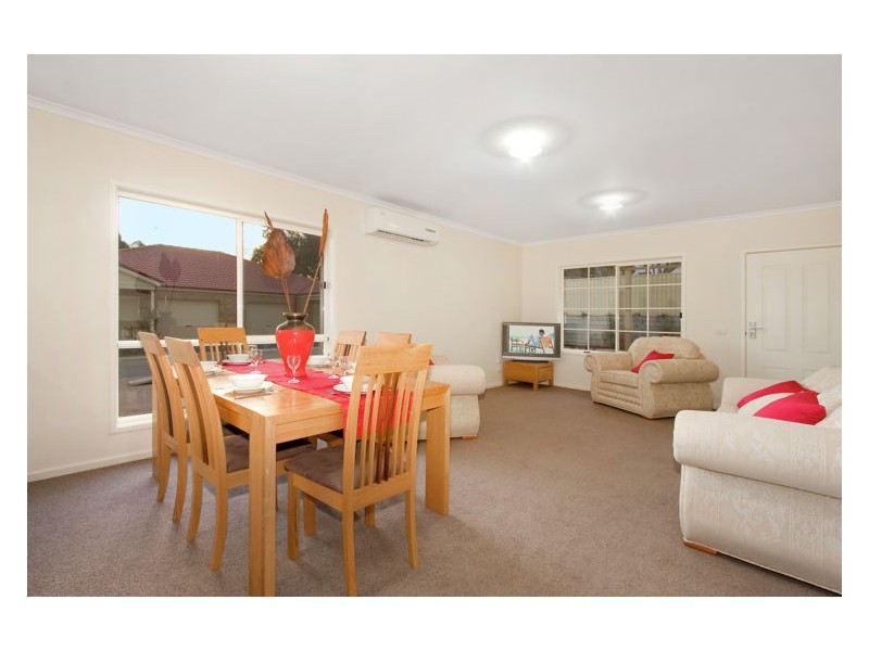8 Saffron Drive, Hallam VIC 3803