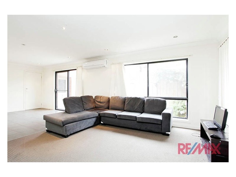 1/11 Laburnum Grove, Doveton VIC 3177