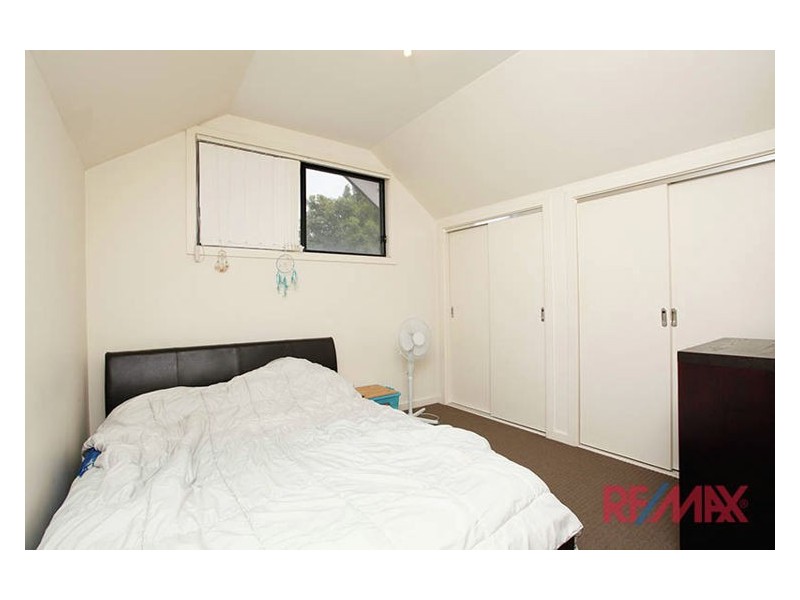 1/11 Laburnum Grove, Doveton VIC 3177