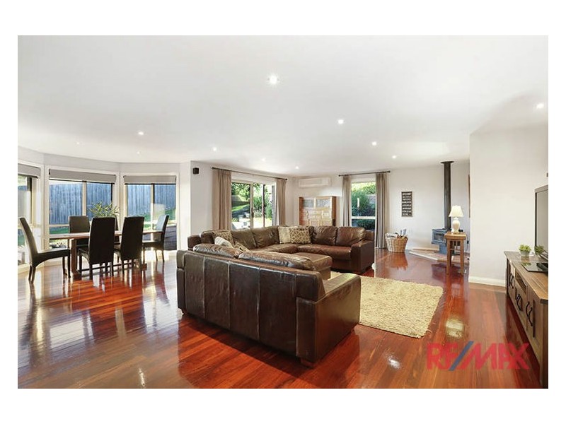 61 Montbrae Circuit, Narre Warren North VIC 3804