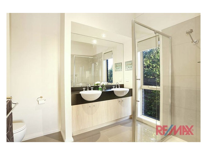 61 Montbrae Circuit, Narre Warren North VIC 3804