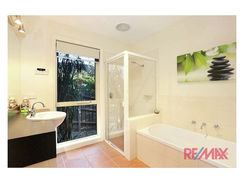 61 Montbrae Circuit, Narre Warren North VIC 3804