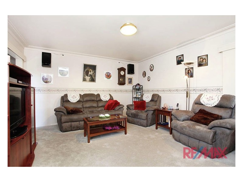 8 Glencoe Grove, Dandenong North VIC 3175