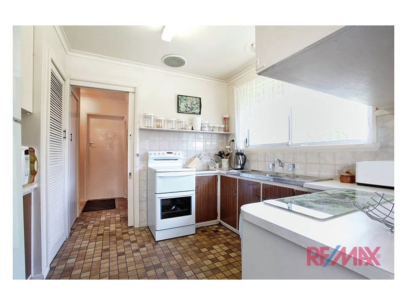 8 Glencoe Grove, Dandenong North VIC 3175