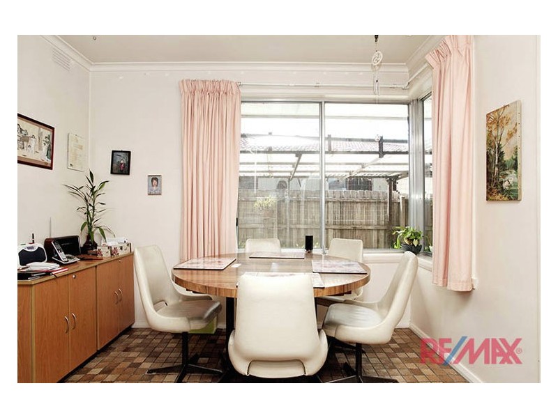 8 Glencoe Grove, Dandenong North VIC 3175