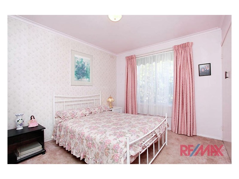 8 Glencoe Grove, Dandenong North VIC 3175