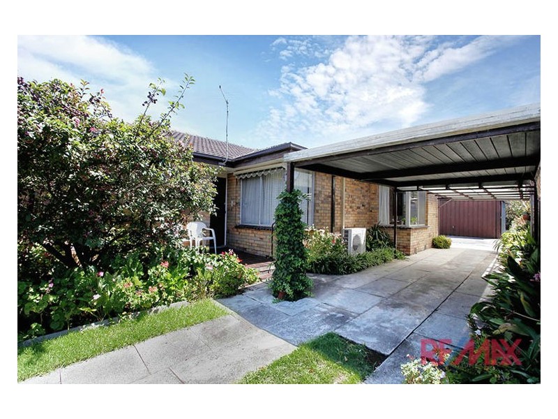 8 Glencoe Grove, Dandenong North VIC 3175