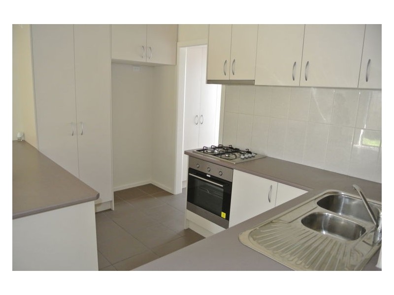 4/28 Burrows Avenue, Dandenong VIC 3175