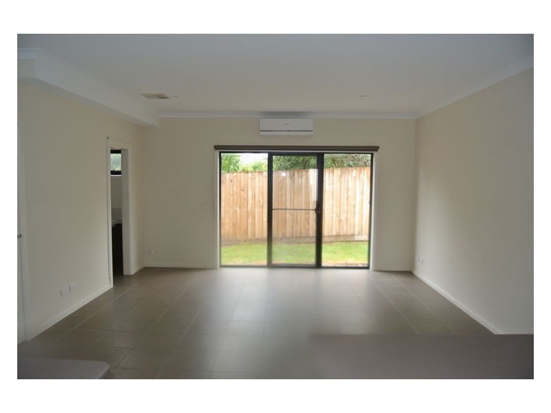 4/28 Burrows Avenue, Dandenong VIC 3175