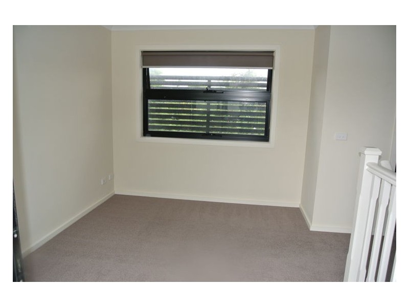 4/28 Burrows Avenue, Dandenong VIC 3175