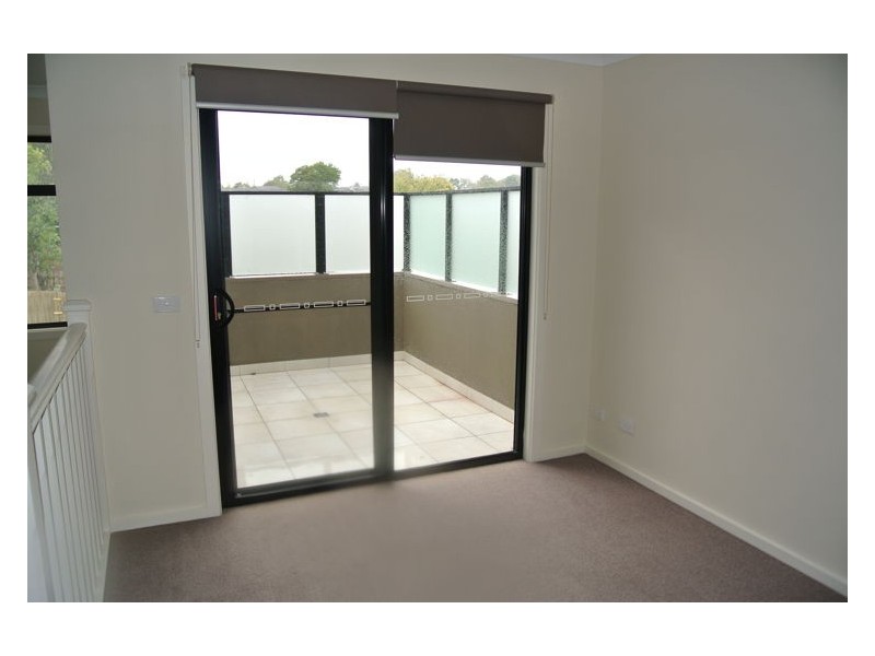 4/28 Burrows Avenue, Dandenong VIC 3175