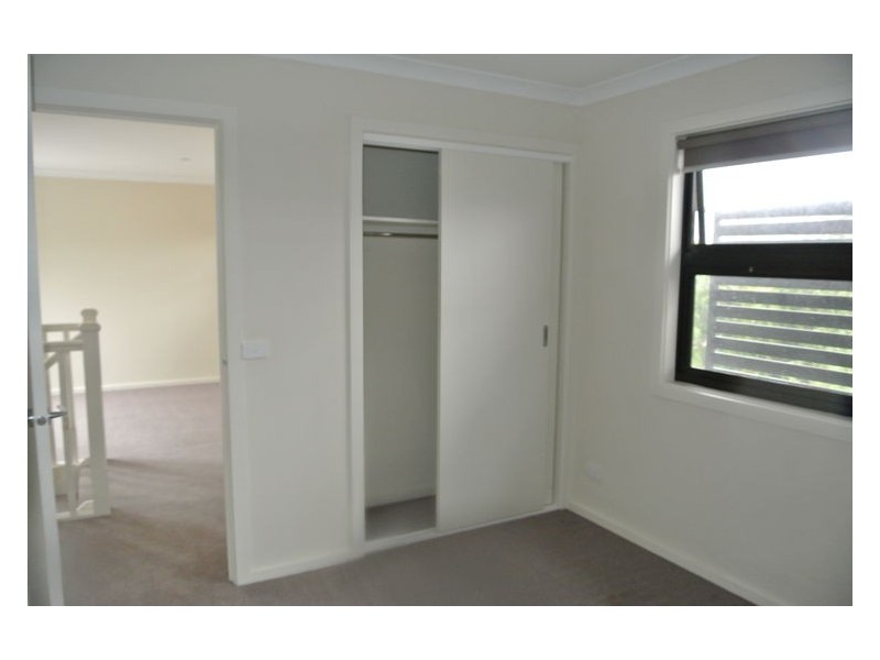 4/28 Burrows Avenue, Dandenong VIC 3175