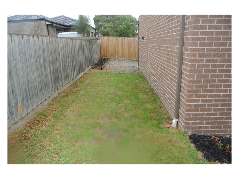 4/28 Burrows Avenue, Dandenong VIC 3175