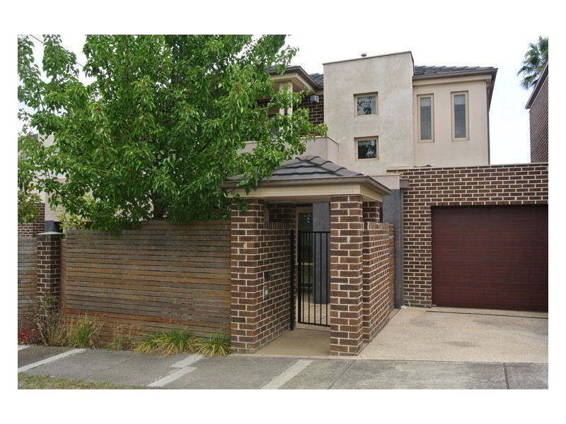 15 Louis Avenue, Dandenong VIC 3175