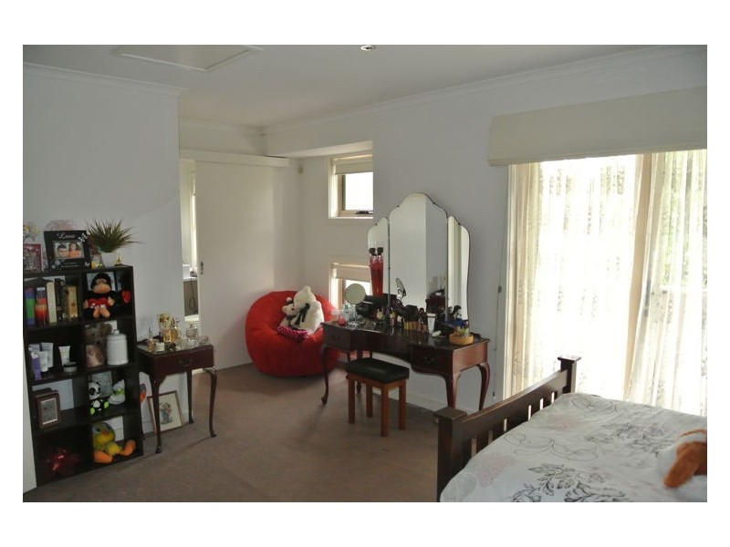 15 Louis Avenue, Dandenong VIC 3175