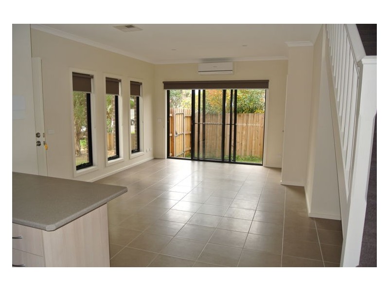 1/28 Burrows Ave, Dandenong VIC 3175