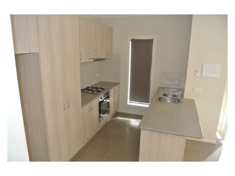 1/28 Burrows Ave, Dandenong VIC 3175