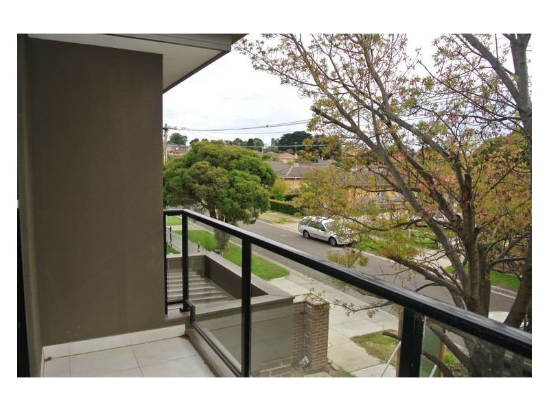 1/28 Burrows Ave, Dandenong VIC 3175